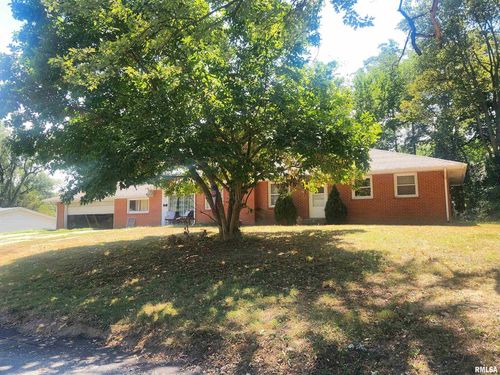 384 E Belleville St, Nashville, IL, 62263-1879 | Card Image