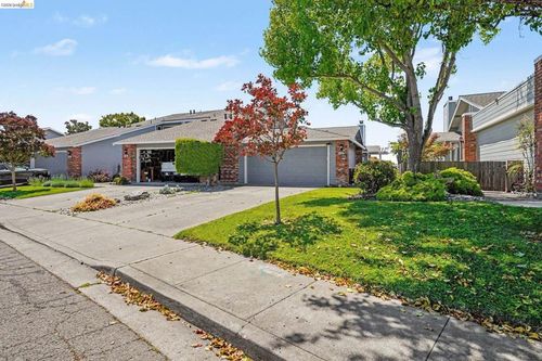 1757 Stuart Ct, Benicia, CA, 94510-1732 | Card Image