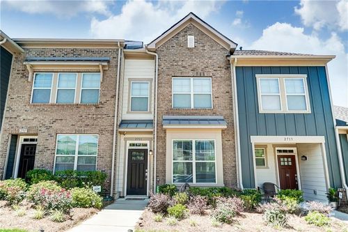 2711 Tranquil Oak Pl, Charlotte, NC, 28206-1550 | Card Image
