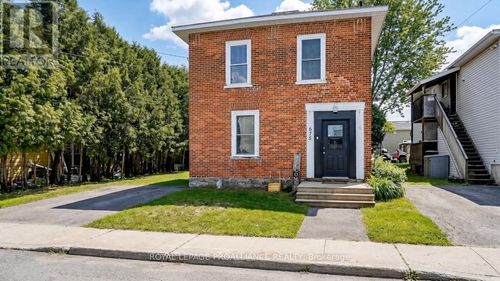 675 Zaire St, Prescott, ON, K0E1T0 | Card Image