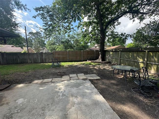 8730 Pines Place Dr, House other with 3 bedrooms, 2 bathrooms and 2 parking in Humble TX | Image 15
