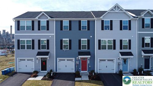 2118 Cross Country Rd, Northampton, PA, 18067-8725 | Card Image