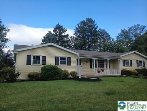 6059 Club House Ln, ALLENTOWN, PA, 18106-9617 | Card Image