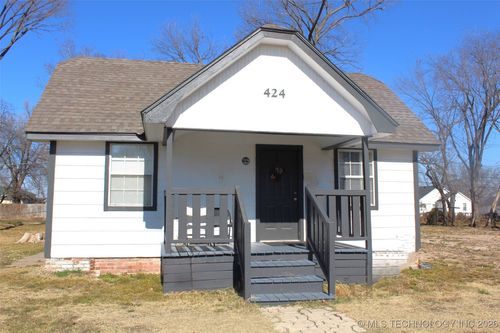 424 W 15th St, Ada, OK, 74820-6314 | Card Image