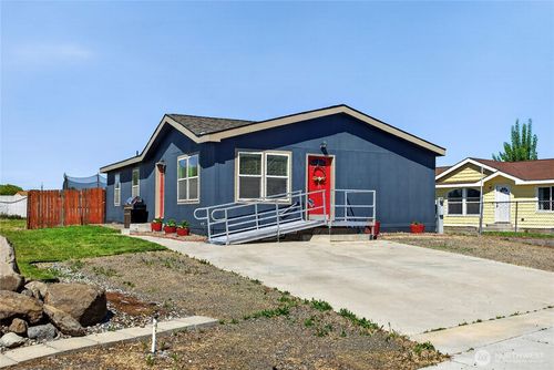 520 New Gate Drive, Prosser, WA, 99350 | Card Image