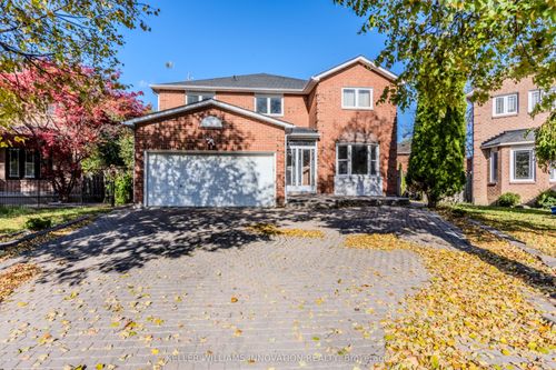 8 Dingwall Crt, Brampton, ON, L6Z2V3 | Card Image