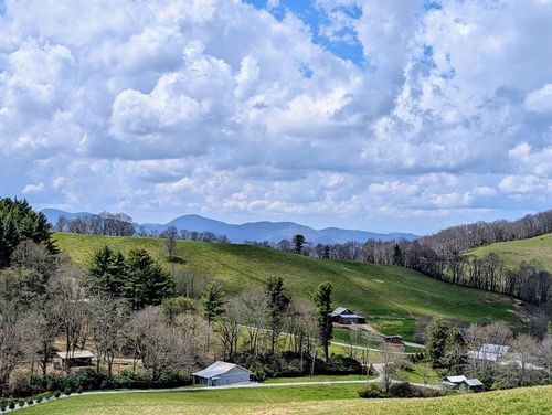 657 Fowler Rd, Glenville, NC, 28736-0315 | Card Image