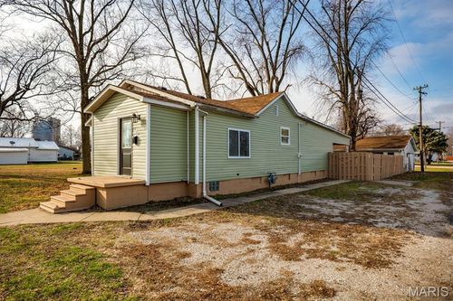 432 Anderson St, Carlinville, IL, 62626-1204 | Card Image