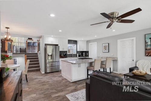 816 S Lynn St, Moscow, ID, 83843-3519 | Card Image