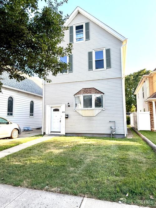 613 Roosevelt Ave, Carteret, NJ, 07008-2913 | Card Image
