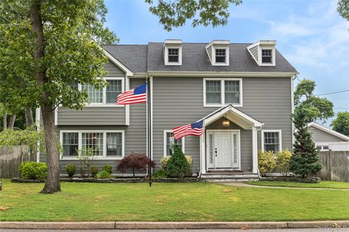 101 Frederick Ave, Babylon, NY, 11702-1609 | Card Image