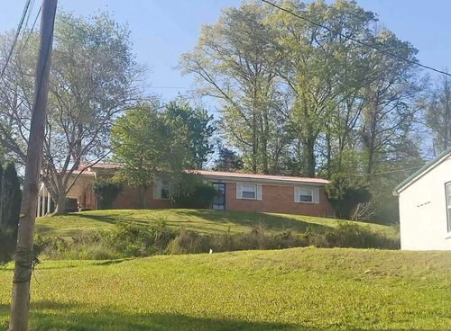 150 E 3rd St, Beattyville, KY, 41311-9121 | Card Image