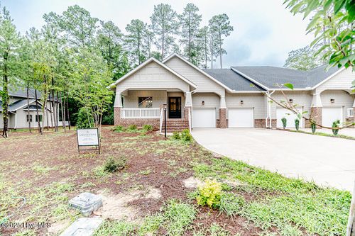 91 Lamplighter Village Dr, Pinehurst, NC, 28374-6899 | Card Image