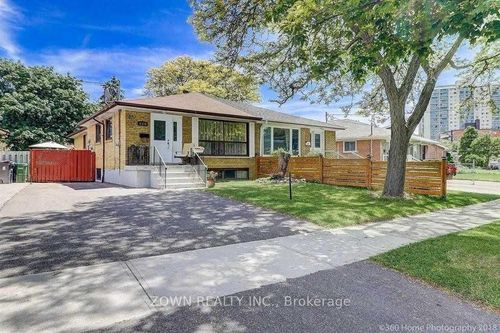 234 Roywood Dr, North York, ON, M3A2E6 | Card Image
