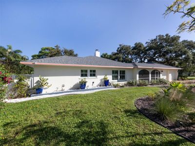 610 Barcelona Avenue, House other with 3 bedrooms, 2 bathrooms and null parking in Venice FL | Image 3