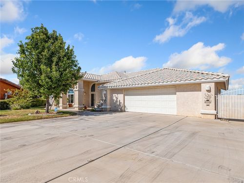 14526 Galleon Ln, Helendale, CA, 92342 | Card Image