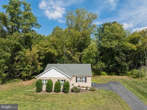 617 Port Providence Rd, PHOENIXVILLE, PA, 19460-1228 | Card Image