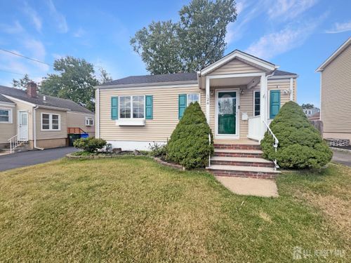 124 Lincoln Ave, Colonia, NJ, 07067-4048 | Card Image