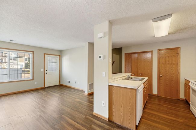 384 - 6434 158 Th St W, Townhouse with 2 bedrooms, 2 bathrooms and null parking in Apple Valley MN | Image 6