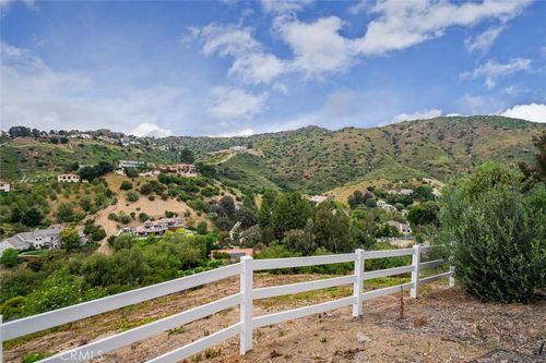 73 Dapplegray Rd, Bell Canyon, CA, 91307-1009 | Card Image