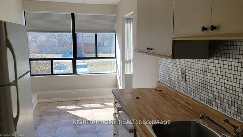 202-1600 Adelaide St N, London, ON, N5X3H6 | Card Image