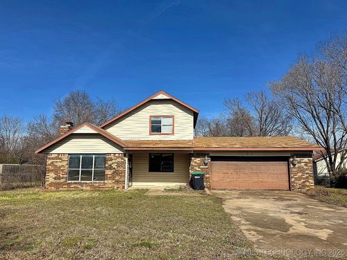 852 W Keetoowah St, Tahlequah, OK, 74464-3428 | Card Image