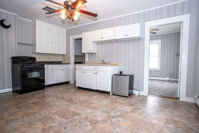 6 Elm St S, House other with 3 bedrooms, 1 bathrooms and 2 parking in Barre MA | Image 7