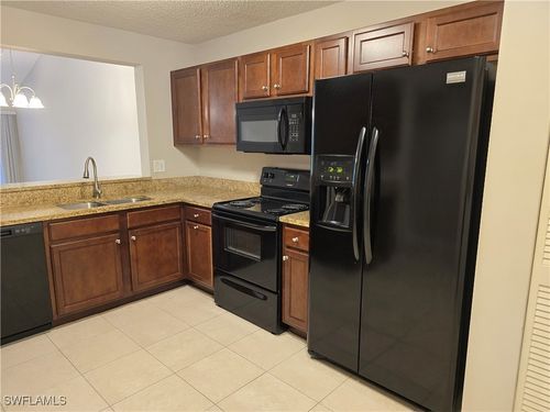 apt-203-605 Squire Cir, NAPLES, FL, 34104-6538 | Card Image