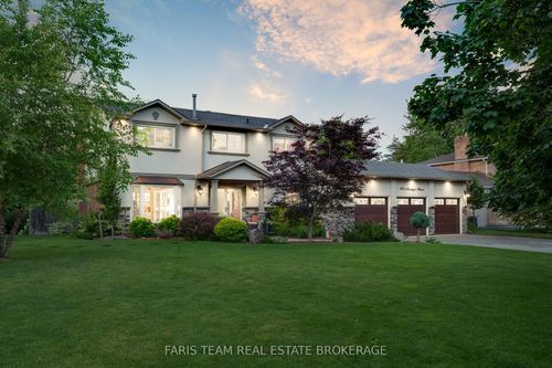 {{alt}} | Card Image