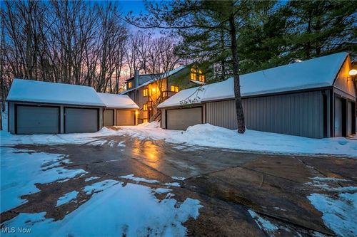 2189 Pinebrook Trl, Cuyahoga Falls, OH, 44223-2588 | Card Image