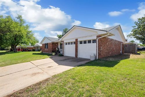 4301 Suntane Road, Del City, OK, 73115 | Card Image