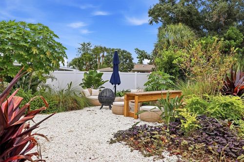 2513 Croton Ave, SARASOTA, FL, 34239-4908 | Card Image