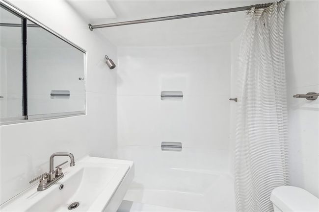1330 Coral Way, House other with 4 bedrooms, 5 bathrooms and 3 parking in Tiki Island TX | Image 36