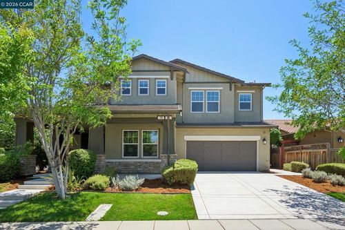 700 W Esplanade Dr, Mountain House, CA, 95391-1335 | Card Image