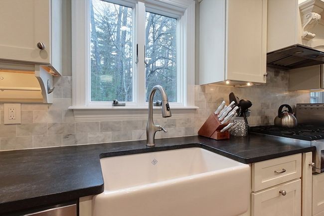 233 Nashua Rd, House other with 3 bedrooms, 3 bathrooms and 10 parking in Groton MA | Image 4