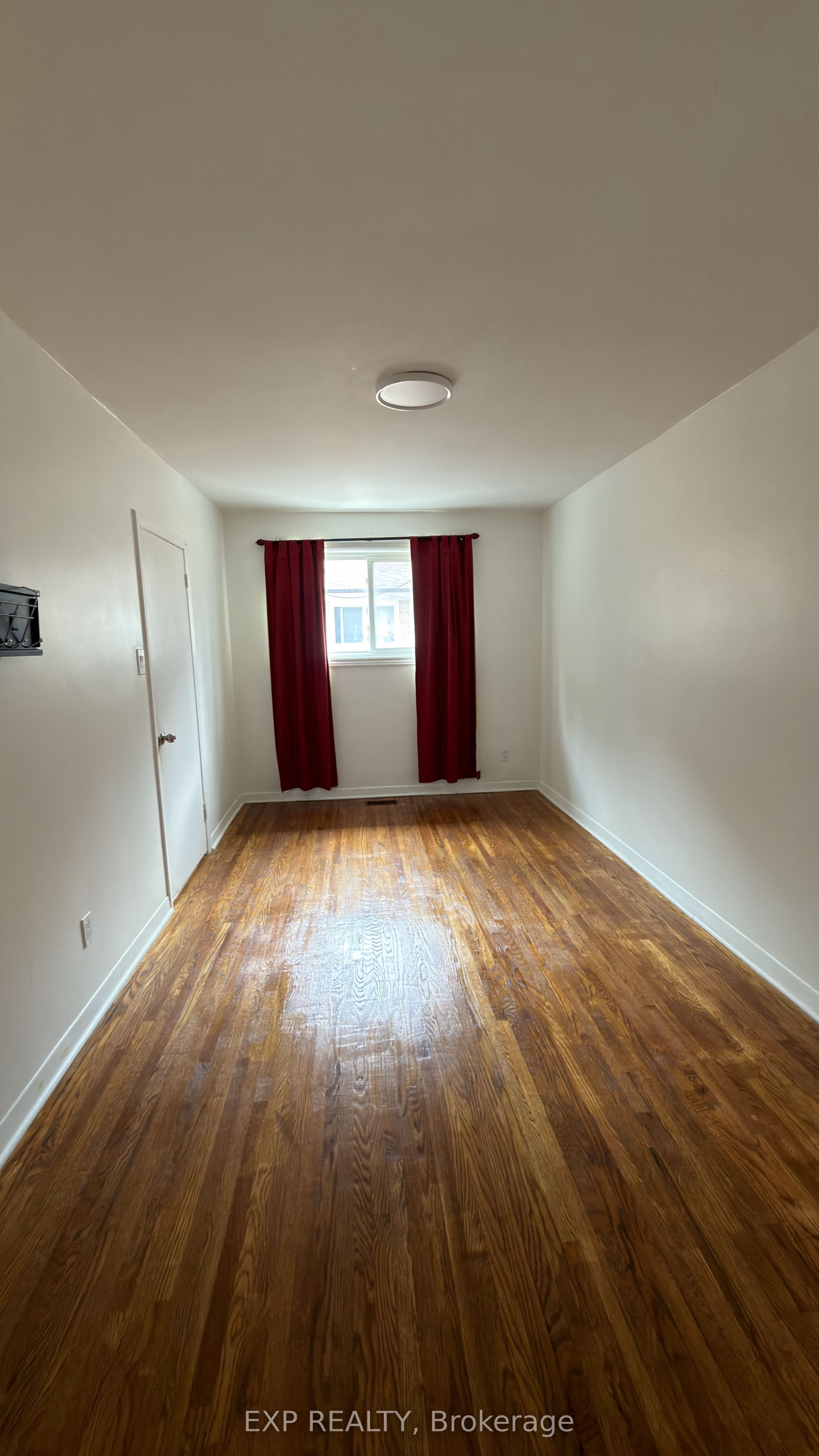 Residential Lease in Toronto E08 5