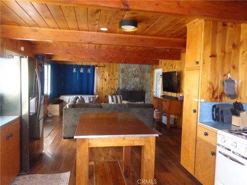 210 Wylerhorn Dr, Crestline, CA, 92325-9607 | Card Image