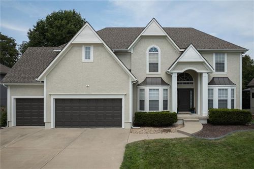 2412 Sw Winterwood Ct, Lee's Summit, MO, 64081-4201 | Card Image