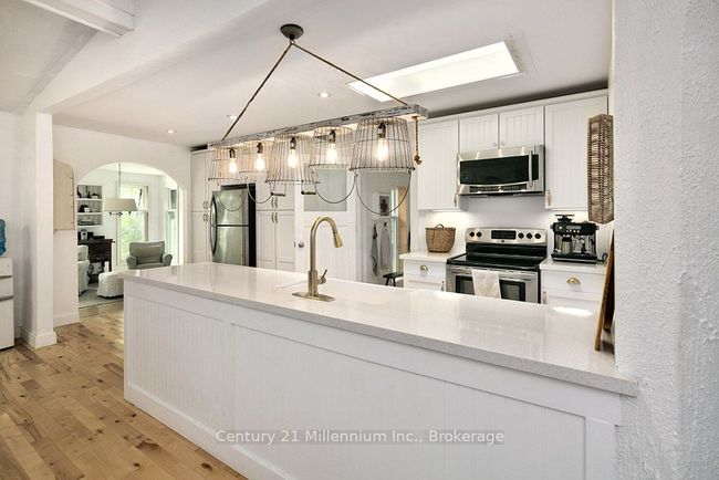 2284 Tiny Beaches Rd S, House other with 3 bedrooms, 2 bathrooms and 6 parking in Tiny ON | Image 4
