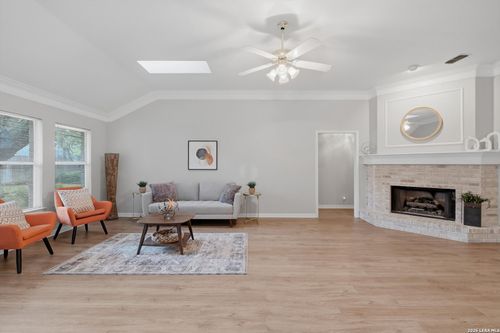 6 Ancient Bnd, San Antonio, TX, 78248-1637 | Card Image