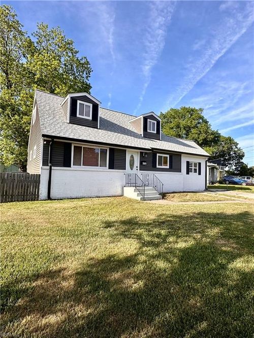 4752 Westgrove Rd, Virginia Beach, VA, 23455-5416 | Card Image