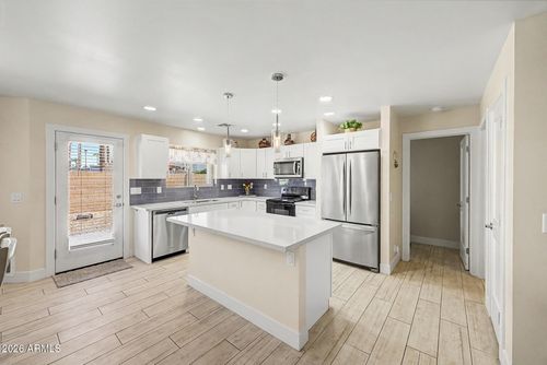 332 W 14th Ave, Apache Junction, AZ, 85120-6422 | Card Image