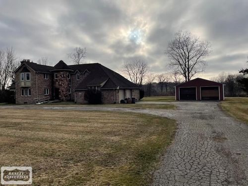 52401 Baker Rd, Chesterfield, MI, 48047-3105 | Card Image
