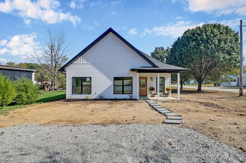 304 W Stewart Ave, Monterey, TN, 38574-1329 | Card Image