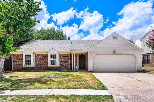 314 Sandlewood Ln, Euless, TX, 76039-7923 | Card Image