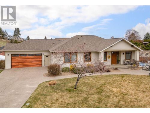 174 Jewell Pl, Summerland, BC, V0H1Z4 | Card Image
