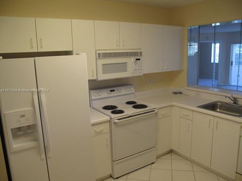 apt-g402-9511 Weldon Cir, Tamarac, FL, 33321-0919 | Card Image