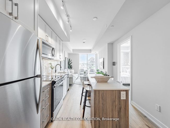 214 - 201 Brock St S, Condo with 1 bedrooms, 2 bathrooms and 1 parking in Whitby ON | Image 6