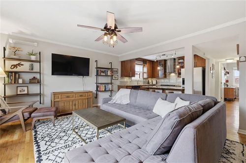 apt-5-4213 Clark Ave, Kansas City, MO, 64111-3156 | Card Image