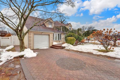 897 Spring Ave, Uniondale, NY, 11553-3340 | Card Image